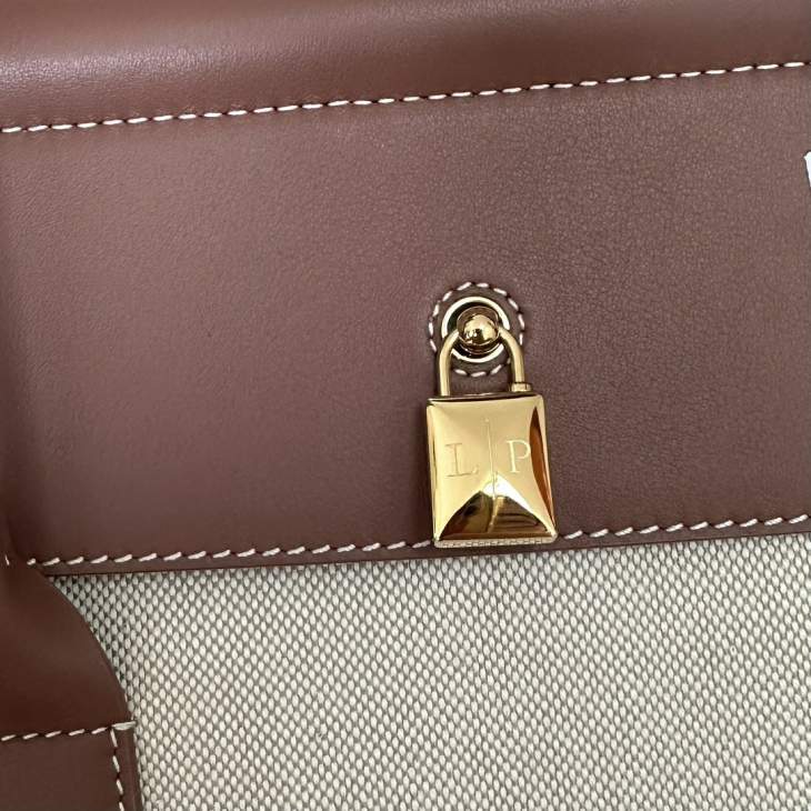 Picture of Loro Piana Handbags _SKUfw173056103fw